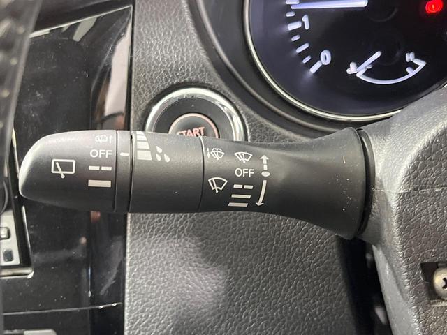 エクストレイル ２０Ｘ　エマージェンシーブレーキパッケージ　禁煙車　純正ＳＤナビ　バックカメラ　衝突被害軽減システム　防水シート　コーナーセンサー　スマートキー　ＥＴＣ　純正１７インチアルミホイール　シートヒーター　オートライト　オートエアコン　ＣＤ再生（31枚目）