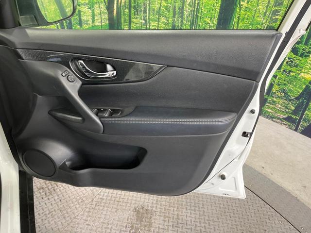 エクストレイル ２０Ｘ　エマージェンシーブレーキパッケージ　禁煙車　純正ＳＤナビ　バックカメラ　衝突被害軽減システム　防水シート　コーナーセンサー　スマートキー　ＥＴＣ　純正１７インチアルミホイール　シートヒーター　オートライト　オートエアコン　ＣＤ再生（42枚目）