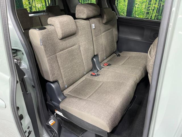 シエンタ ハイブリッドＺ　禁煙車　８型ＤＡ　両側電動ドア　バックカメラ　衝突被害軽減システム　レーダークルーズ　コーナーセンサー　スマートキー　ＬＥＤヘッド　ビルトインＥＴＣ　オートハイビーム　車線逸脱警報　オートライト（9枚目）