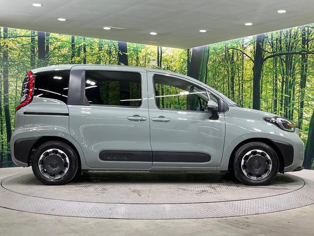 シエンタ ハイブリッドＺ　禁煙車　８型ＤＡ　両側電動ドア　バックカメラ　衝突被害軽減システム　レーダークルーズ　コーナーセンサー　スマートキー　ＬＥＤヘッド　ビルトインＥＴＣ　オートハイビーム　車線逸脱警報　オートライト（63枚目）