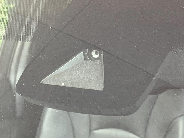 プリウス Ａツーリングセレクション　禁煙車　純正９型ＳＤナビ　バックカメラ　衝突被害軽減システム　レーダークルーズ　合皮レザーシート　シートヒーター　パワーシート　ドラレコ　コーナーセンサー　スマートキー　ＬＥＤヘッド　ＥＴＣ２．０（5枚目）