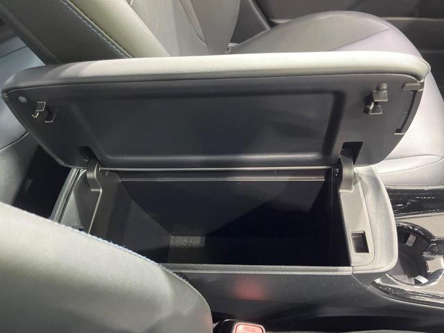 プリウス Ａツーリングセレクション　禁煙車　純正９型ＳＤナビ　バックカメラ　衝突被害軽減システム　レーダークルーズ　合皮レザーシート　シートヒーター　パワーシート　ドラレコ　コーナーセンサー　スマートキー　ＬＥＤヘッド　ＥＴＣ２．０（45枚目）