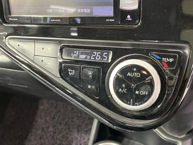 アクア クロスオーバー　禁煙車　ＳＤナビ　バックカメラ　衝突被害軽減システム　合皮コンビシート　スマートキー　ＬＥＤヘッド　ＥＴＣ　純正１６インチアルミ　オートハイビーム　車線逸脱警報　オートライト　オートエアコン（7枚目）