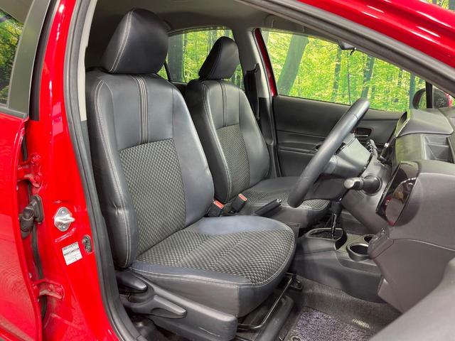 アクア クロスオーバー　禁煙車　ＳＤナビ　バックカメラ　衝突被害軽減システム　合皮コンビシート　スマートキー　ＬＥＤヘッド　ＥＴＣ　純正１６インチアルミ　オートハイビーム　車線逸脱警報　オートライト　オートエアコン（8枚目）