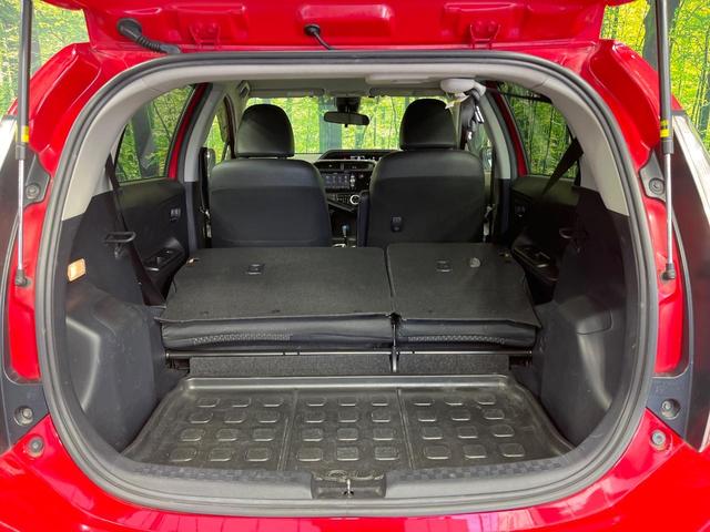 アクア クロスオーバー　禁煙車　ＳＤナビ　バックカメラ　衝突被害軽減システム　合皮コンビシート　スマートキー　ＬＥＤヘッド　ＥＴＣ　純正１６インチアルミ　オートハイビーム　車線逸脱警報　オートライト　オートエアコン（10枚目）