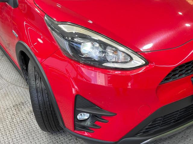 アクア クロスオーバー　禁煙車　ＳＤナビ　バックカメラ　衝突被害軽減システム　合皮コンビシート　スマートキー　ＬＥＤヘッド　ＥＴＣ　純正１６インチアルミ　オートハイビーム　車線逸脱警報　オートライト　オートエアコン（12枚目）