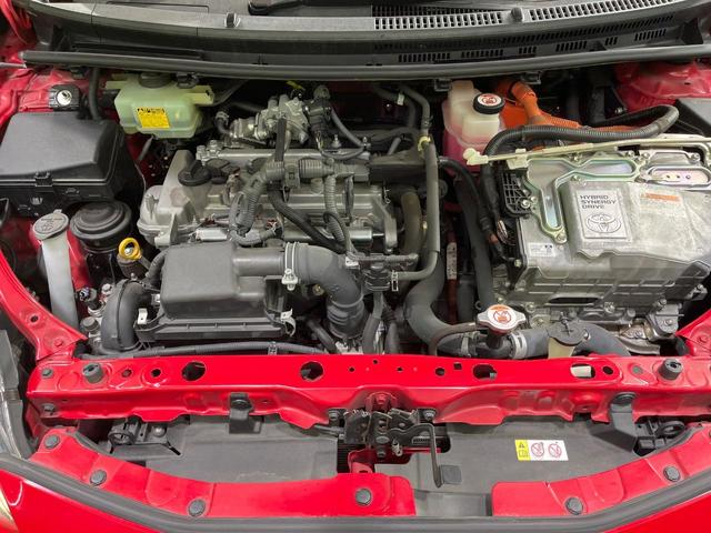 アクア クロスオーバー　禁煙車　ＳＤナビ　バックカメラ　衝突被害軽減システム　合皮コンビシート　スマートキー　ＬＥＤヘッド　ＥＴＣ　純正１６インチアルミ　オートハイビーム　車線逸脱警報　オートライト　オートエアコン（18枚目）