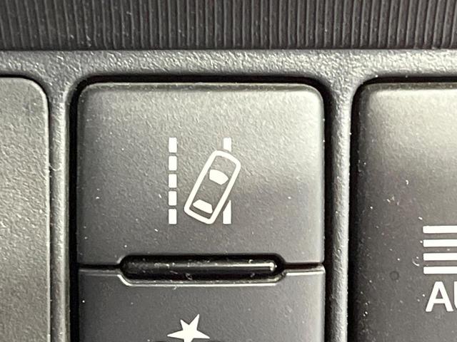 アクア クロスオーバー　禁煙車　ＳＤナビ　バックカメラ　衝突被害軽減システム　合皮コンビシート　スマートキー　ＬＥＤヘッド　ＥＴＣ　純正１６インチアルミ　オートハイビーム　車線逸脱警報　オートライト　オートエアコン（26枚目）