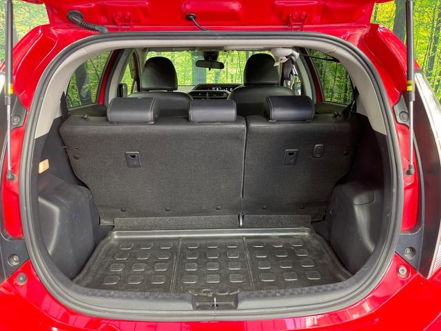 アクア クロスオーバー　禁煙車　ＳＤナビ　バックカメラ　衝突被害軽減システム　合皮コンビシート　スマートキー　ＬＥＤヘッド　ＥＴＣ　純正１６インチアルミ　オートハイビーム　車線逸脱警報　オートライト　オートエアコン（48枚目）