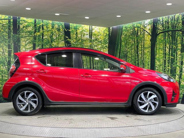 アクア クロスオーバー　禁煙車　ＳＤナビ　バックカメラ　衝突被害軽減システム　合皮コンビシート　スマートキー　ＬＥＤヘッド　ＥＴＣ　純正１６インチアルミ　オートハイビーム　車線逸脱警報　オートライト　オートエアコン（62枚目）