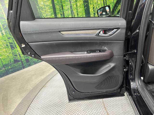 ＣＸ－５ ＸＤ　エクスクルーシブモード　禁煙車　マツダコネクトナビ　全周囲カメラ　ＢＯＳＥサウンド　衝突被害軽減システム　レーダークルーズ　電動リアゲート　レザーシート　前席シートエアコン　ドラレコ　全席シートヒーター　ＬＥＤヘッド（38枚目）