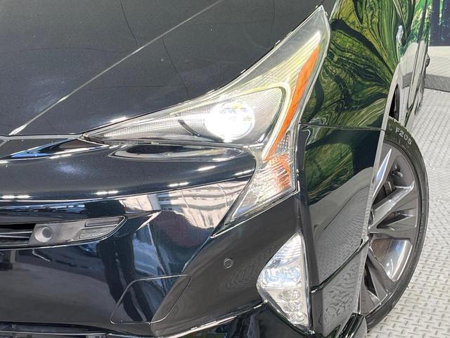 プリウス Ｓセーフティプラス　禁煙車　純正９インチナビ　バックカメラ　衝突被害軽減システム　レーダークルーズ　ドラレコ　コーナーセンサー　スマートキー　ＬＥＤヘッド　ビルトインＥＴＣ　純正１７インチアルミ　オートハイビーム（12枚目）