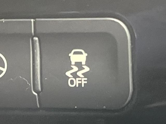 プリウス Ｓセーフティプラス　禁煙車　純正９インチナビ　バックカメラ　衝突被害軽減システム　レーダークルーズ　ドラレコ　コーナーセンサー　スマートキー　ＬＥＤヘッド　ビルトインＥＴＣ　純正１７インチアルミ　オートハイビーム（28枚目）