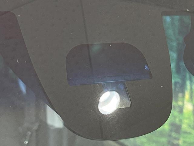 Ｎ－ＢＯＸカスタム Ｇ　ＳＳパッケージ　禁煙車　両側電動ドア　純正ＳＤナビ　バックカメラ　衝突被害軽減システム　ドラレコ　スマートキー　ＨＩＤヘッド　純正１４インチアルミ　オートライト　オートエアコン　Ｂｌｕｅｔｏｏｔｈ　ＣＤ　ＤＶＤ再生（3枚目）