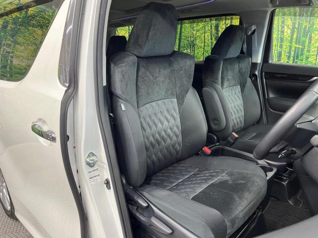 アルファード ２．５Ｓ　禁煙車　ツインムーンルーフ　両側電動ドア　１２型後席モニター　純正９型ナビ　バックカメラ　衝突被害軽減システム　レーダークルーズ　コーナーセンサー　スマートキー　ＬＥＤヘッド　ビルトインＥＴＣ（8枚目）