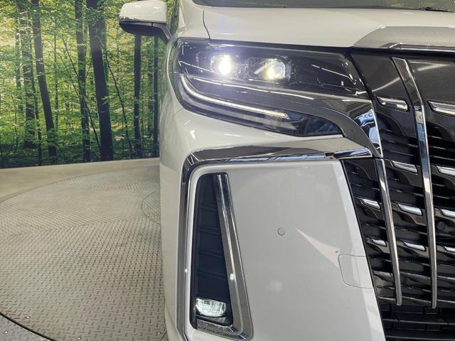 アルファード ２．５Ｓ　禁煙車　ツインムーンルーフ　両側電動ドア　１２型後席モニター　純正９型ナビ　バックカメラ　衝突被害軽減システム　レーダークルーズ　コーナーセンサー　スマートキー　ＬＥＤヘッド　ビルトインＥＴＣ（13枚目）