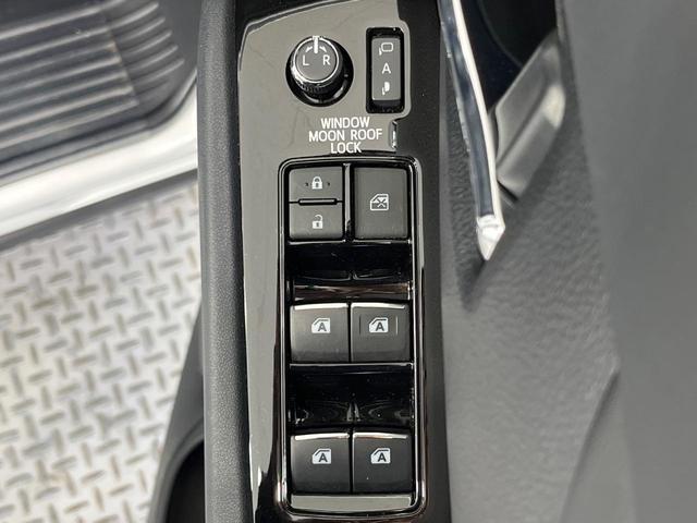 アルファード ２．５Ｓ　禁煙車　ツインムーンルーフ　両側電動ドア　１２型後席モニター　純正９型ナビ　バックカメラ　衝突被害軽減システム　レーダークルーズ　コーナーセンサー　スマートキー　ＬＥＤヘッド　ビルトインＥＴＣ（30枚目）