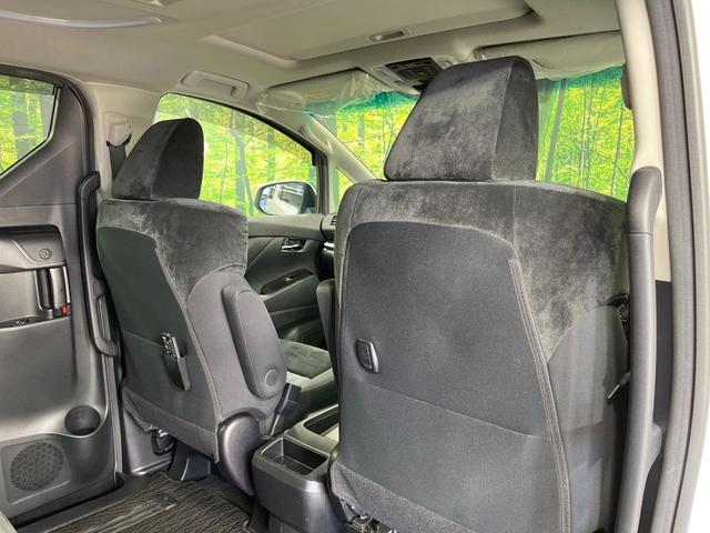 アルファード ２．５Ｓ　禁煙車　ツインムーンルーフ　両側電動ドア　１２型後席モニター　純正９型ナビ　バックカメラ　衝突被害軽減システム　レーダークルーズ　コーナーセンサー　スマートキー　ＬＥＤヘッド　ビルトインＥＴＣ（43枚目）