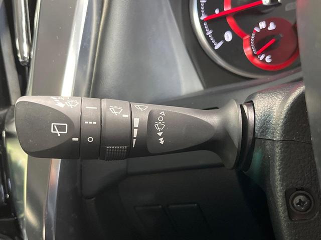 アルファード ２．５Ｓ　禁煙車　ツインムーンルーフ　両側電動ドア　１２型後席モニター　純正９型ナビ　バックカメラ　衝突被害軽減システム　レーダークルーズ　コーナーセンサー　スマートキー　ＬＥＤヘッド　ビルトインＥＴＣ（50枚目）