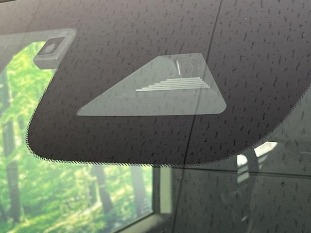 �y�z���_�Z���V���O�z���s���ɑO���̎ԗ�����F�����A�Փ˂������Ȏ��͌x��ƃu���[�L�ŏՓˉ���Ɣ�Q�y�����A�V�X�g�B�����S�Ƀh���C�u�����y���݂��������܂��B