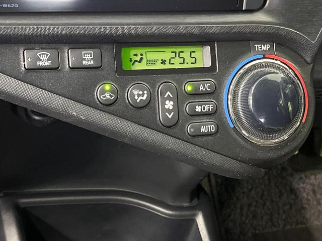 アクア Ｇ　禁煙車　純正ＳＤナビ　バックカメラ　スマートキー　ＬＥＤヘッドライト　ＥＴＣ　純正１６インチアルミホイール　オートライト　オートエアコン　Ｂｌｕｅｔｏｏｔｈ　ＣＤ　ＤＶＤ再生　地デジ（5枚目）