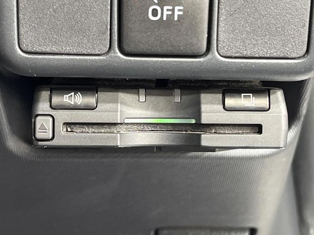 アクア Ｇ　禁煙車　純正ＳＤナビ　バックカメラ　スマートキー　ＬＥＤヘッドライト　ＥＴＣ　純正１６インチアルミホイール　オートライト　オートエアコン　Ｂｌｕｅｔｏｏｔｈ　ＣＤ　ＤＶＤ再生　地デジ（6枚目）