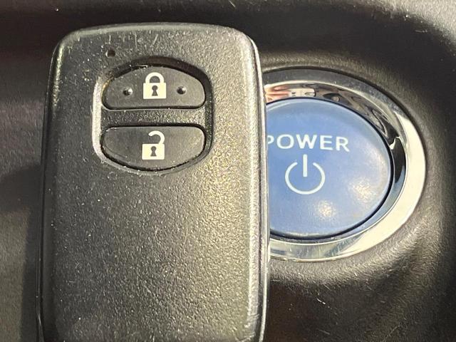 アクア Ｇ　禁煙車　純正ＳＤナビ　バックカメラ　スマートキー　ＬＥＤヘッドライト　ＥＴＣ　純正１６インチアルミホイール　オートライト　オートエアコン　Ｂｌｕｅｔｏｏｔｈ　ＣＤ　ＤＶＤ再生　地デジ（7枚目）