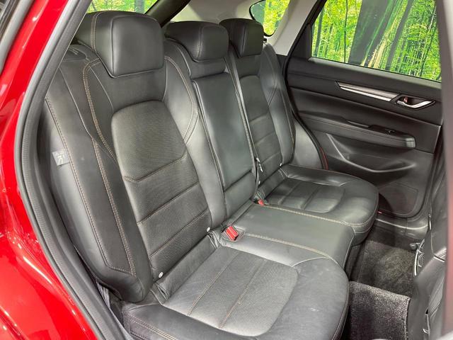 ＣＸ－５ ２５Ｓ　Ｌパッケージ　禁煙車　純正ＳＤナビ　後席モニター　バックカメラ　ＢＯＳＥサウンド　衝突被害軽減システム　レーダークルーズ　電動リアゲート　レザーシート　前席パワーシート　全席シートヒーター　ＬＥＤへッドライト（9枚目）