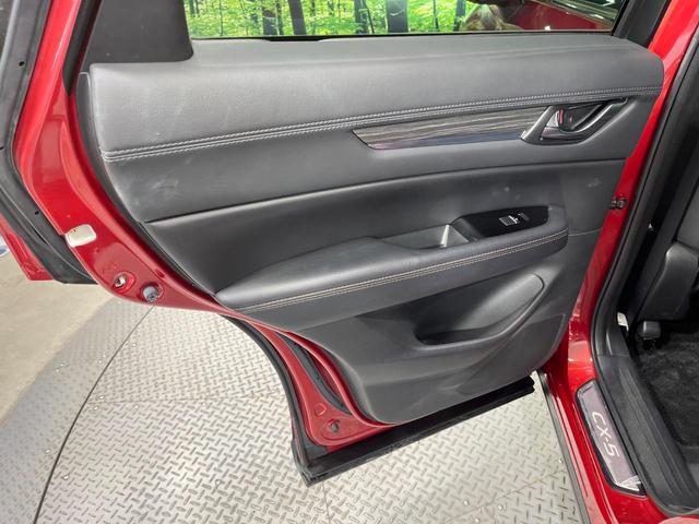 ＣＸ－５ ２５Ｓ　Ｌパッケージ　禁煙車　純正ＳＤナビ　後席モニター　バックカメラ　ＢＯＳＥサウンド　衝突被害軽減システム　レーダークルーズ　電動リアゲート　レザーシート　前席パワーシート　全席シートヒーター　ＬＥＤへッドライト（55枚目）