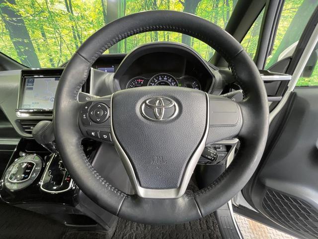 ヴォクシー ＺＳ　禁煙車　両側電動ドア　純正９型ＳＤナビ　１２型後席モニター　バックカメラ　衝突被害軽減システム　ドラレコ　コーナーセンサー　ＬＥＤヘッド　クルコン　純正１６インチアルミ　オートハイビーム（12枚目）