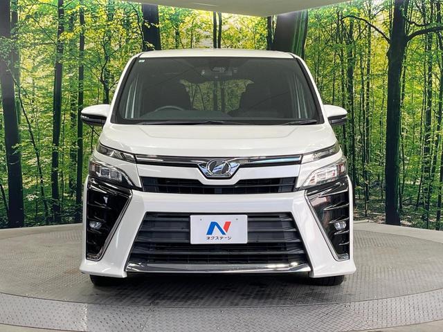 ヴォクシー ＺＳ　禁煙車　両側電動ドア　純正９型ＳＤナビ　１２型後席モニター　バックカメラ　衝突被害軽減システム　ドラレコ　コーナーセンサー　ＬＥＤヘッド　クルコン　純正１６インチアルミ　オートハイビーム（15枚目）