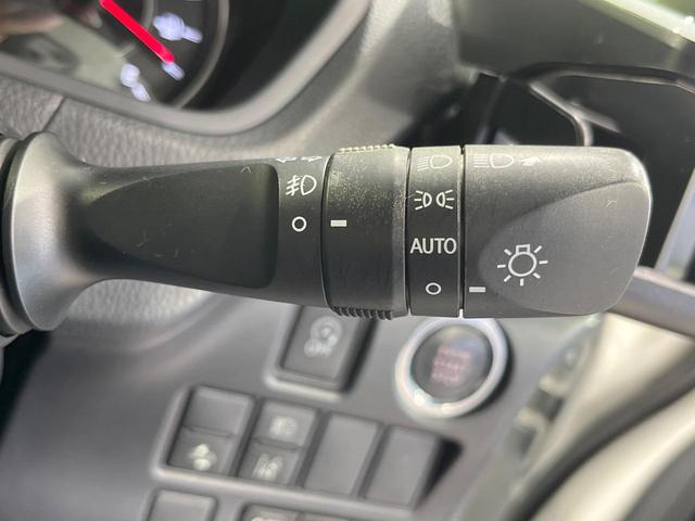 ヴォクシー ＺＳ　禁煙車　両側電動ドア　純正９型ＳＤナビ　１２型後席モニター　バックカメラ　衝突被害軽減システム　ドラレコ　コーナーセンサー　ＬＥＤヘッド　クルコン　純正１６インチアルミ　オートハイビーム（30枚目）