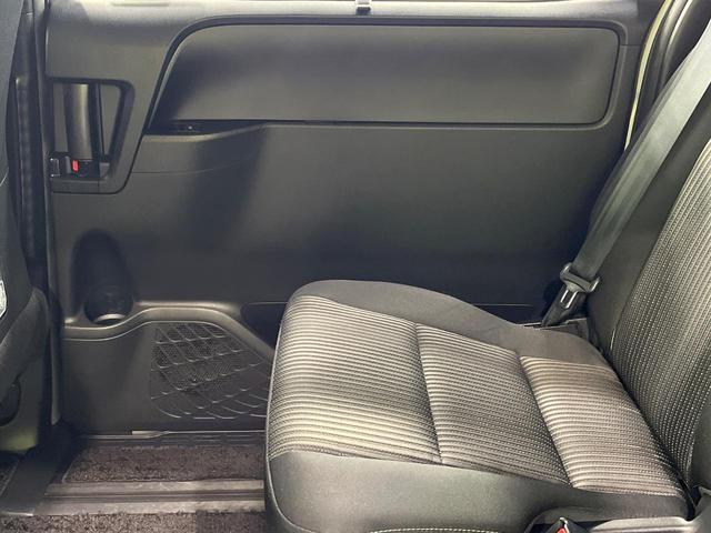 ヴォクシー ＺＳ　禁煙車　両側電動ドア　純正９型ＳＤナビ　１２型後席モニター　バックカメラ　衝突被害軽減システム　ドラレコ　コーナーセンサー　ＬＥＤヘッド　クルコン　純正１６インチアルミ　オートハイビーム（45枚目）