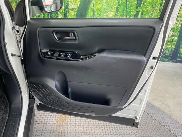 ヴォクシー ＺＳ　禁煙車　両側電動ドア　純正９型ＳＤナビ　１２型後席モニター　バックカメラ　衝突被害軽減システム　ドラレコ　コーナーセンサー　ＬＥＤヘッド　クルコン　純正１６インチアルミ　オートハイビーム（51枚目）