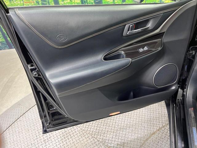 ハリアー プレミアム　禁煙車　純正ＳＤナビ　バックカメラ　衝突被害軽減システム　レーダークルーズ　電動リアゲート　合皮レザーシート　パワーシート　ドラレコ　コーナーセンサー　スマートキー　ＬＥＤヘッド　純正１８インチアルミ（44枚目）