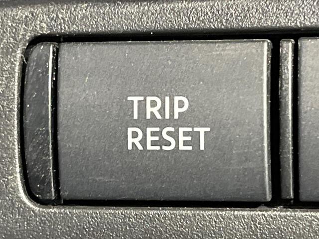 セレナ ｅ－パワー　ハイウェイスターＶ　両側電動ドア　後席モニター　全周囲カメラ　衝突被害軽減システム　レーダークルーズ　禁煙車　コーナーセンサー　スマートキー　ＬＥＤヘッド　純正１６インチアルミ　オートライト　デュアルエアコン（29枚目）