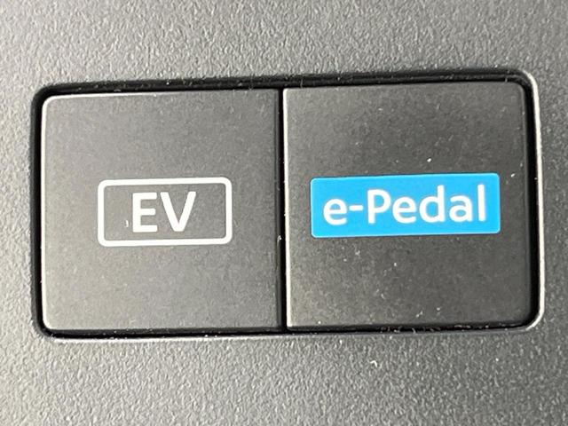 セレナ ｅ－パワー　ハイウェイスターＶ　両側電動ドア　後席モニター　全周囲カメラ　衝突被害軽減システム　レーダークルーズ　禁煙車　コーナーセンサー　スマートキー　ＬＥＤヘッド　純正１６インチアルミ　オートライト　デュアルエアコン（41枚目）