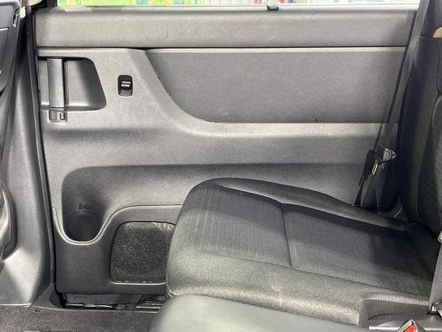 セレナ ｅ－パワー　ハイウェイスターＶ　両側電動ドア　後席モニター　全周囲カメラ　衝突被害軽減システム　レーダークルーズ　禁煙車　コーナーセンサー　スマートキー　ＬＥＤヘッド　純正１６インチアルミ　オートライト　デュアルエアコン（64枚目）