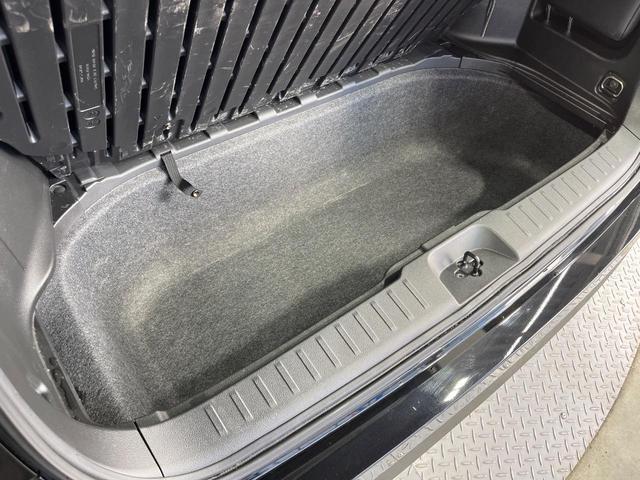 セレナ ｅ－パワー　ハイウェイスターＶ　両側電動ドア　後席モニター　全周囲カメラ　衝突被害軽減システム　レーダークルーズ　禁煙車　コーナーセンサー　スマートキー　ＬＥＤヘッド　純正１６インチアルミ　オートライト　デュアルエアコン（67枚目）