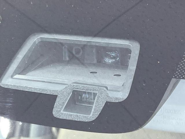 アルトラパン L 禁煙車 衝突被害軽減システム SDナビ Bluetooth再生 コーナーセンサー スマートキー 車線逸脱警報 オートライト オートエアコン シートヒーター 電動格納ミラー アイドリングストップ(4枚目)