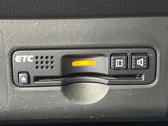 N-ONE G・ローダウン 禁煙車 純正SDナビ バックカメラ 衝突被害軽減システム スマートキー HIDヘッド ビルトインETC 純正14インチアルミ オートライト オートエアコン Bluetooth CD DVD再生(6枚目)