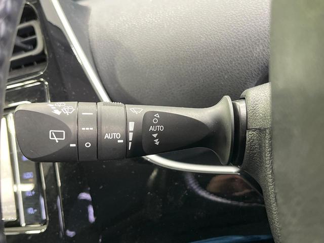 プリウス ＳセーフティプラスＩＩ　禁煙車　純正ＳＤナビ　全周囲カメラ　衝突被害軽減システム　レーダークルーズ　ドラレコ　コーナーセンサー　スマートキー　ＬＥＤヘッド　ビルトインＥＴＣ　純正１７インチアルミ　車線逸脱警報　オートライト（51枚目）