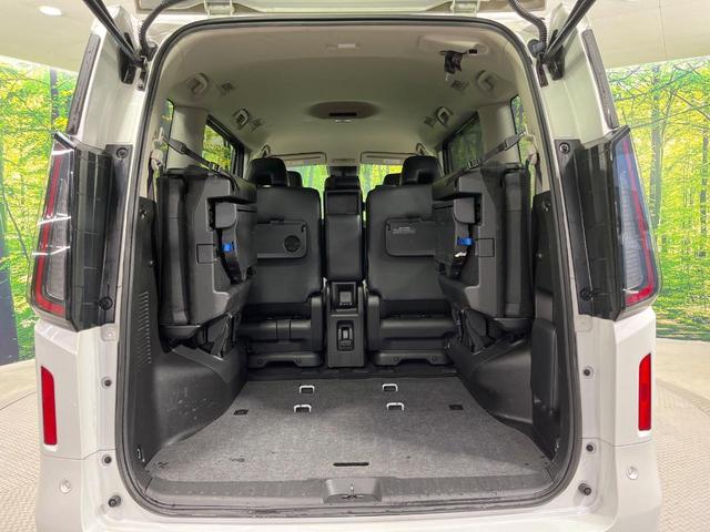 セレナ ハイウェイスターＶ　禁煙車　純正１２型ナビ　プロパイロット　両側電動ドア　全周囲カメラ　ＢＳＭ　　衝突被害軽減システム　レーダークルーズ　コーナーセンサー　ＥＴＣ２．０　純正１６インチアルミ　デジタルインナーミラー（11枚目）