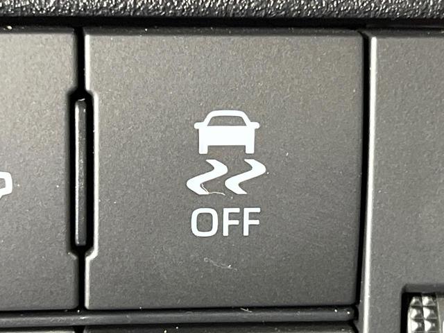 ハイゼットトラック スタンダード　禁煙車　衝突被害軽減システム　コーナーセンサー　スマートキー　車線逸脱警報　オートライト　オートエアコン　パワーウィンドウ　電動格納ミラー　横滑り防止機能　アイドリングストップ　ドアバイザー（8枚目）