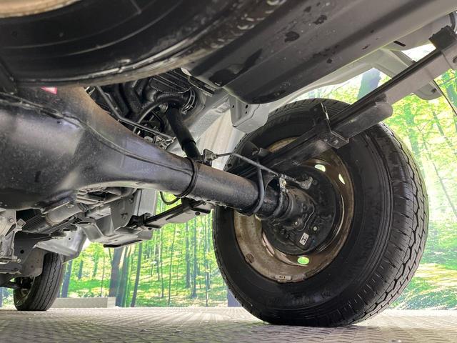 ハイゼットトラック スタンダード　禁煙車　衝突被害軽減システム　コーナーセンサー　スマートキー　車線逸脱警報　オートライト　オートエアコン　パワーウィンドウ　電動格納ミラー　横滑り防止機能　アイドリングストップ　ドアバイザー（20枚目）
