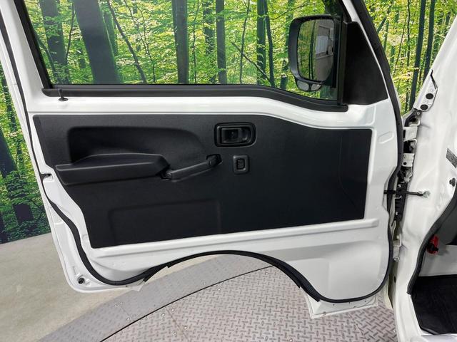 ハイゼットトラック スタンダード　禁煙車　衝突被害軽減システム　コーナーセンサー　スマートキー　車線逸脱警報　オートライト　オートエアコン　パワーウィンドウ　電動格納ミラー　横滑り防止機能　アイドリングストップ　ドアバイザー（36枚目）