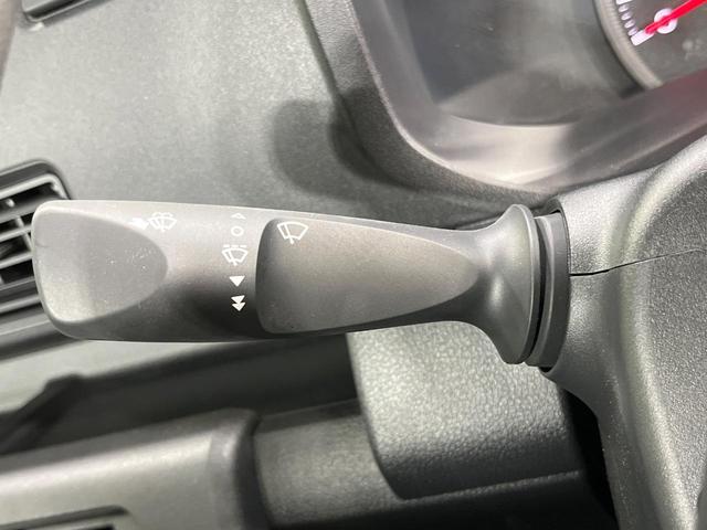 ハイゼットトラック スタンダード　禁煙車　衝突被害軽減システム　コーナーセンサー　スマートキー　車線逸脱警報　オートライト　オートエアコン　パワーウィンドウ　電動格納ミラー　横滑り防止機能　アイドリングストップ　ドアバイザー（41枚目）