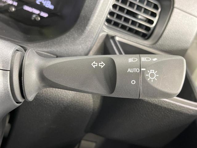 ハイゼットトラック スタンダード　禁煙車　衝突被害軽減システム　コーナーセンサー　スマートキー　車線逸脱警報　オートライト　オートエアコン　パワーウィンドウ　電動格納ミラー　横滑り防止機能　アイドリングストップ　ドアバイザー（42枚目）