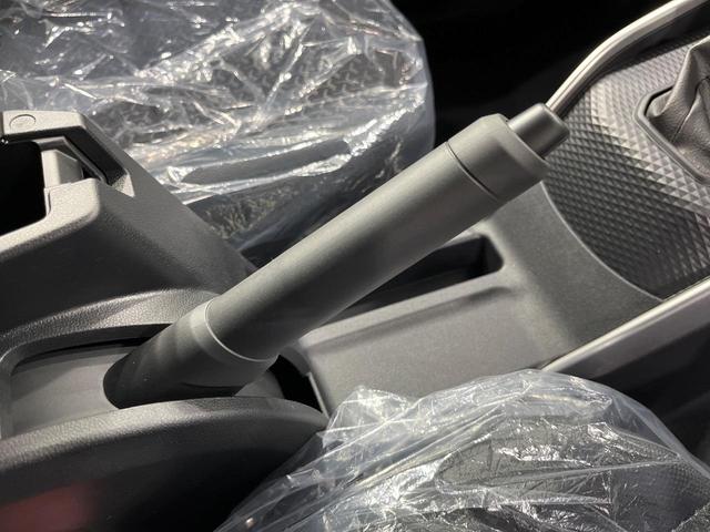 ライズ Ｘ　登録済未使用車　スマートキー　衝突被害軽減システム　コーナーセンサー　ＬＥＤヘッドライト　オートハイビーム　車線逸脱警報　横滑り防止機能　アイドリングストップ　電動格納ミラー　先行車発進お知らせ機能（31枚目）