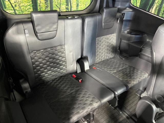 ヴォクシー Ｓ－Ｚ　禁煙車　両側電動ドア　純正１０型ＤＡ　１４型後席モニター　全周囲カメラ　ドラレコ　ＥＴＣ２．０　衝突被害軽減システム　レーダークルーズ　デジタルインナーミラー　電動リアゲート　リアオートエアコン（10枚目）